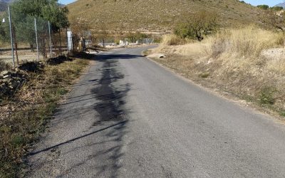 FINALIZADA LA ACTUACIÓN DE BACHEO DE UN TRAMO DE CASAS DE CAZORLA Y CASAS DE LA HERRADA